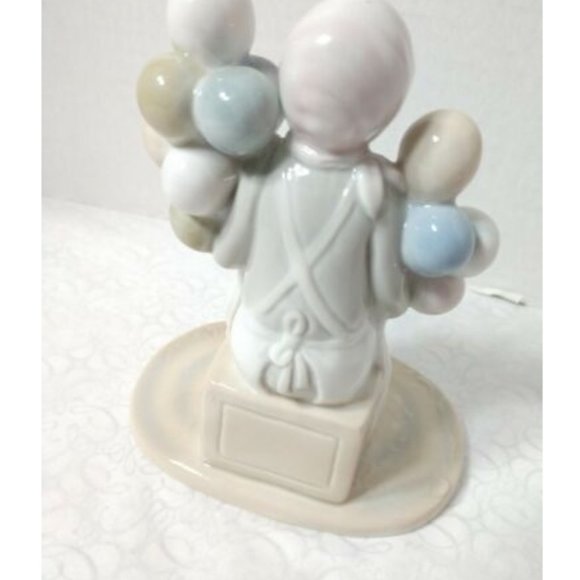 Beautiful Vintage Flavia Weedn Figurine Old Balloon Lady Ceramic Pastel - Picture 3 of 6